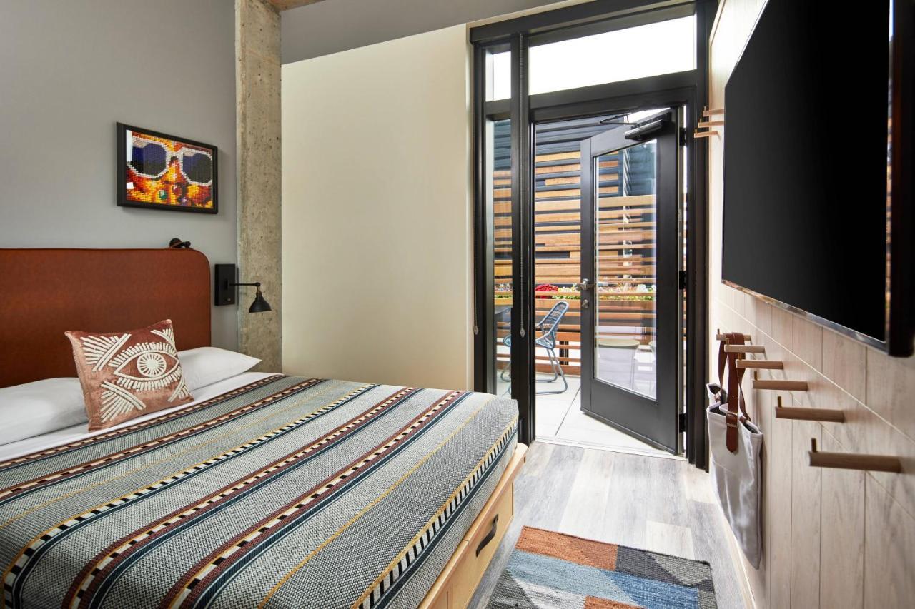 Moxy Columbus Short North Hotel Exterior photo