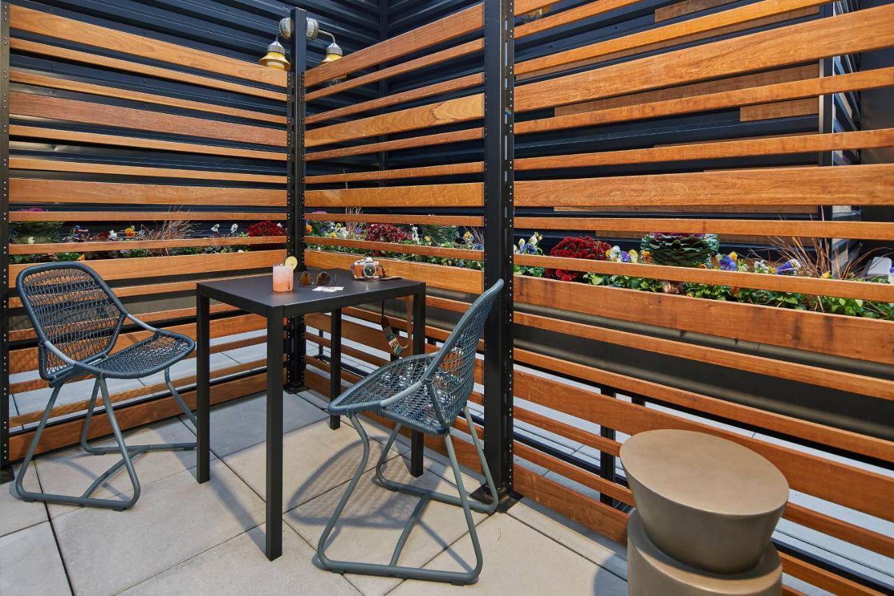 Moxy Columbus Short North Hotel Exterior photo