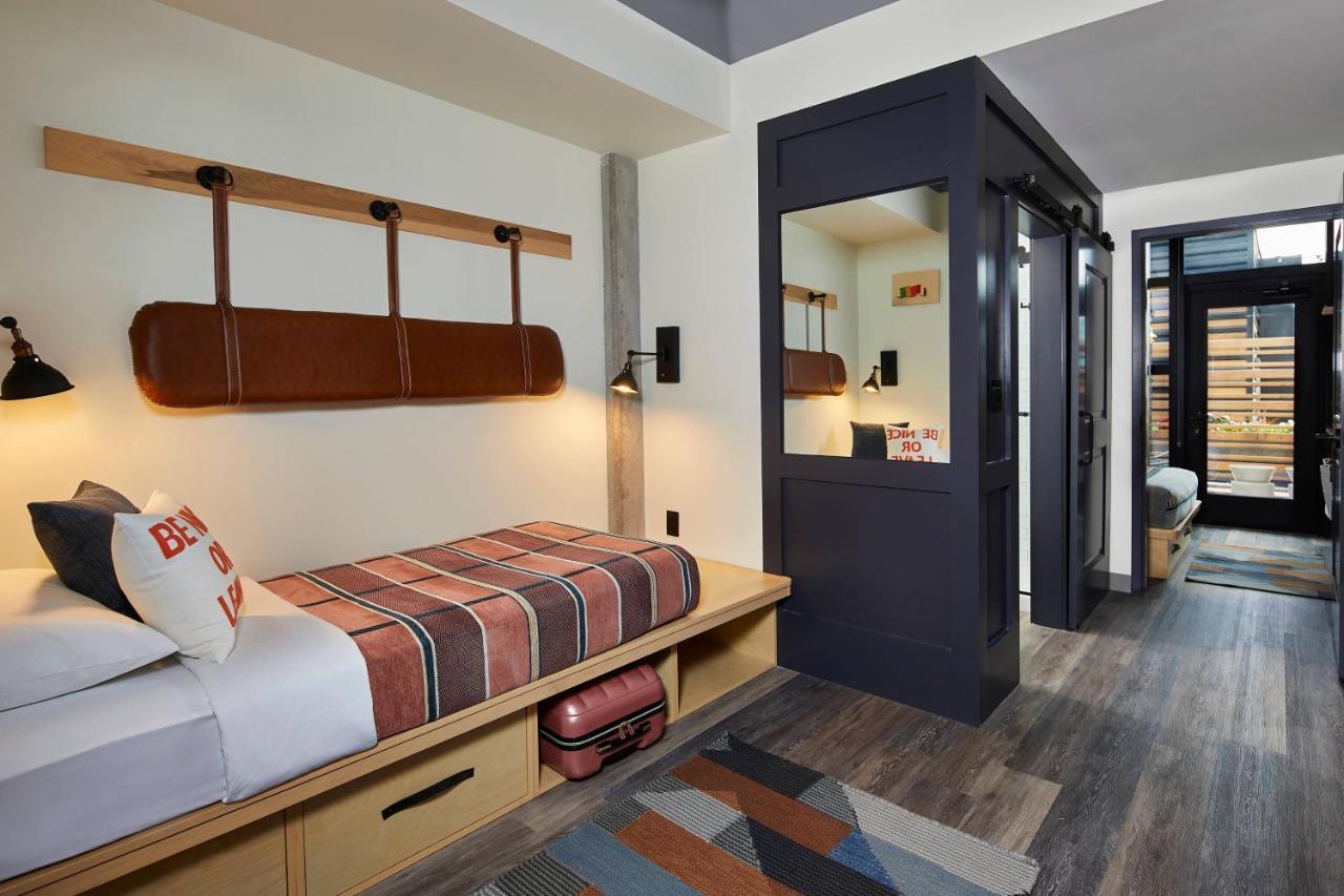 Moxy Columbus Short North Hotel Exterior photo