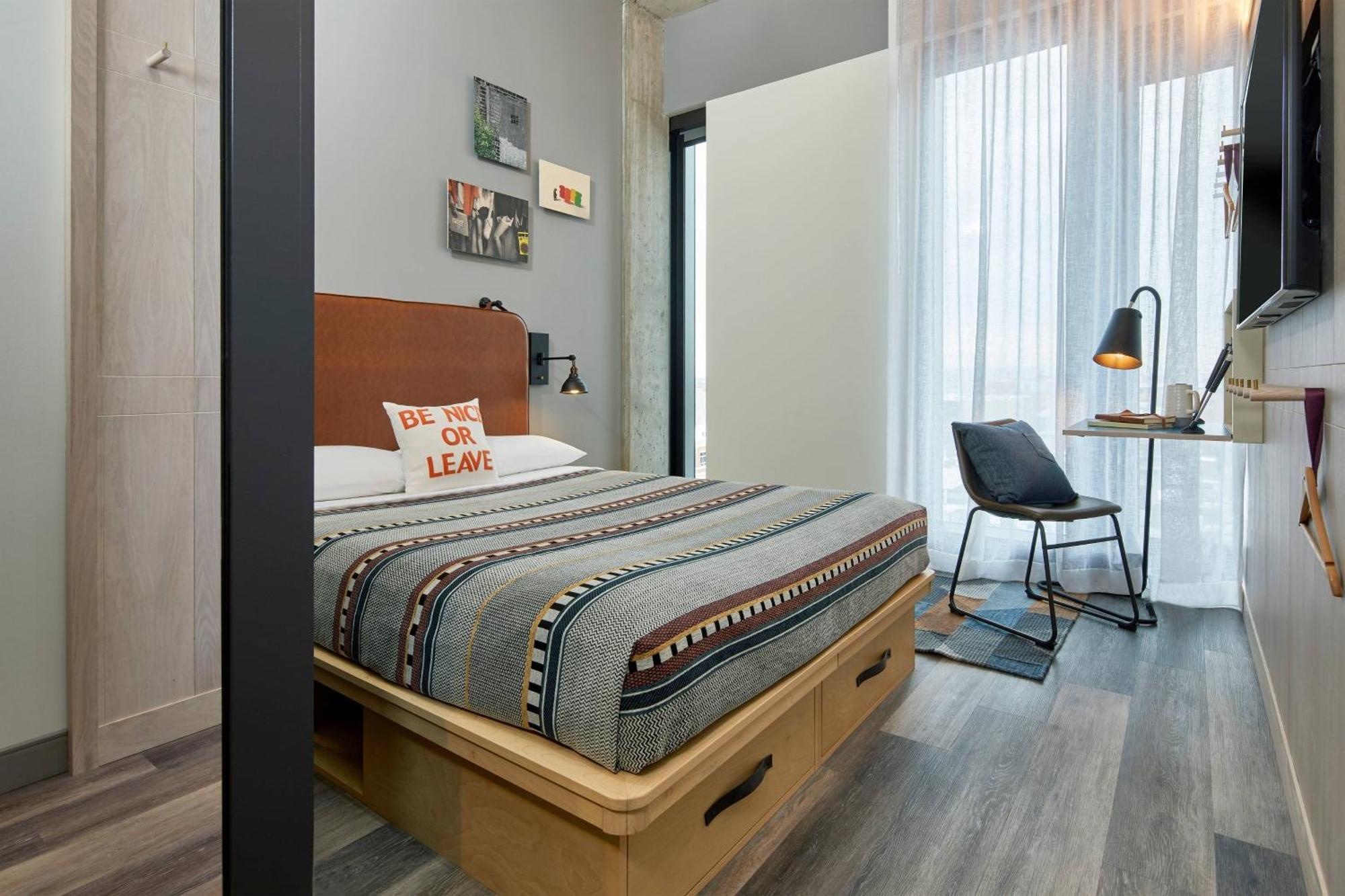 Moxy Columbus Short North Hotel Exterior photo