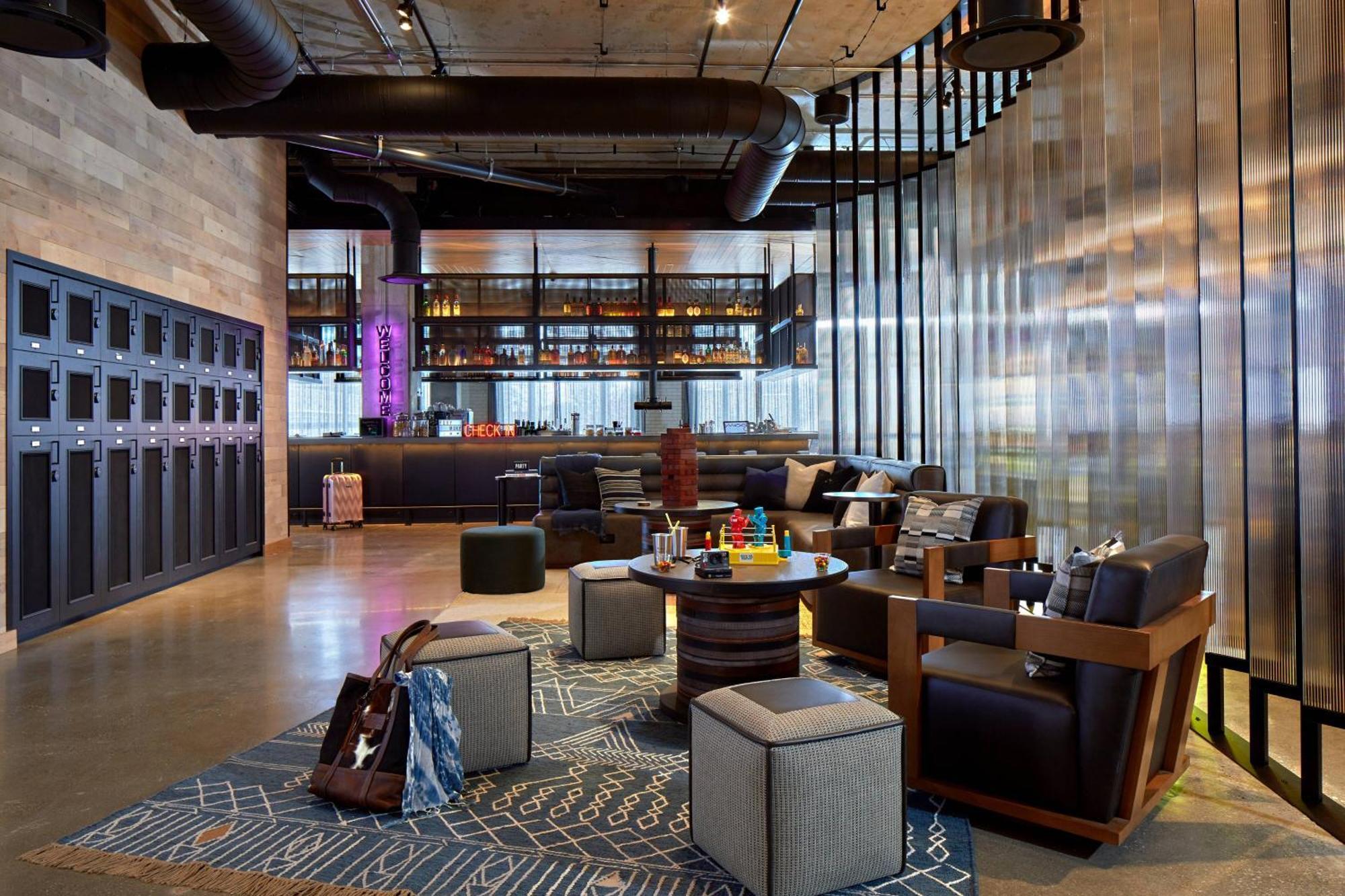 Moxy Columbus Short North Hotel Exterior photo